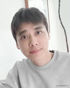 ​李易峰近况曝光，才37岁就有了白发，皱纹明显面露疲惫太显老