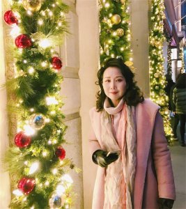 ​歌唱家胡月：撮合公婆复婚，接连送走父亲和公公