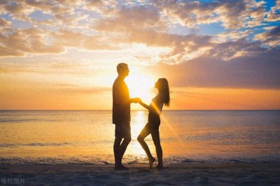 ​男人明明喜欢你，却装作不在意？这些迹象说明了一切！