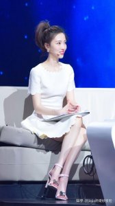 ​江苏卫视《新相亲大会》美女主持：张纯烨，原来是厦门一中校花