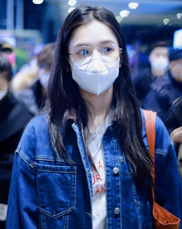 近视眼的明星后来都怎么样了 近视眼的明星有哪些(4)