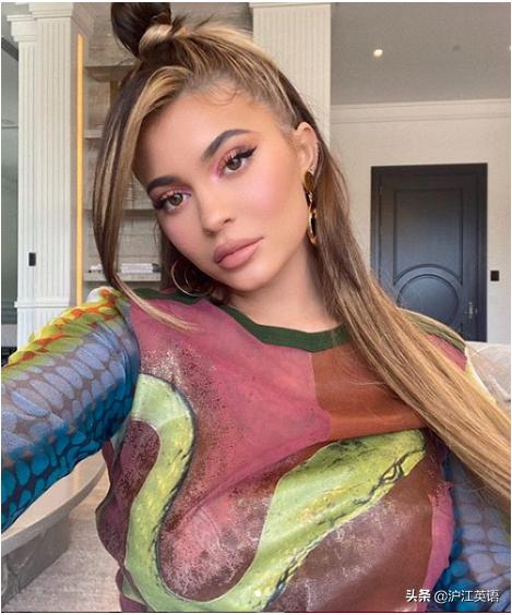 卡戴珊家族集体合照（22岁就成亿万富豪）(18)