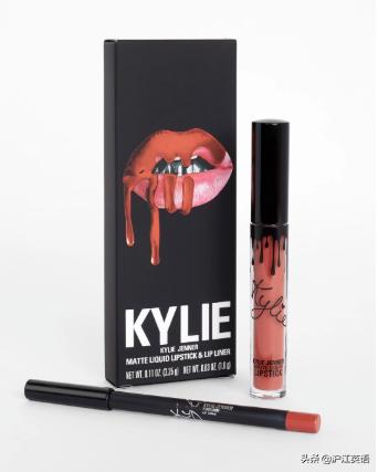 卡戴珊家族集体合照（22岁就成亿万富豪）(10)