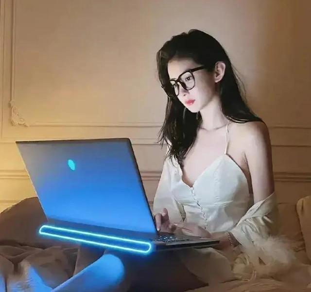 女星们对李易峰事件的评价（被李易峰事件波及的8位男星）(1)