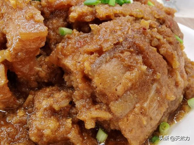 米粉蒸肉这样做鲜香美味入口即化（粉蒸肉简单好吃的家常做法）(17)