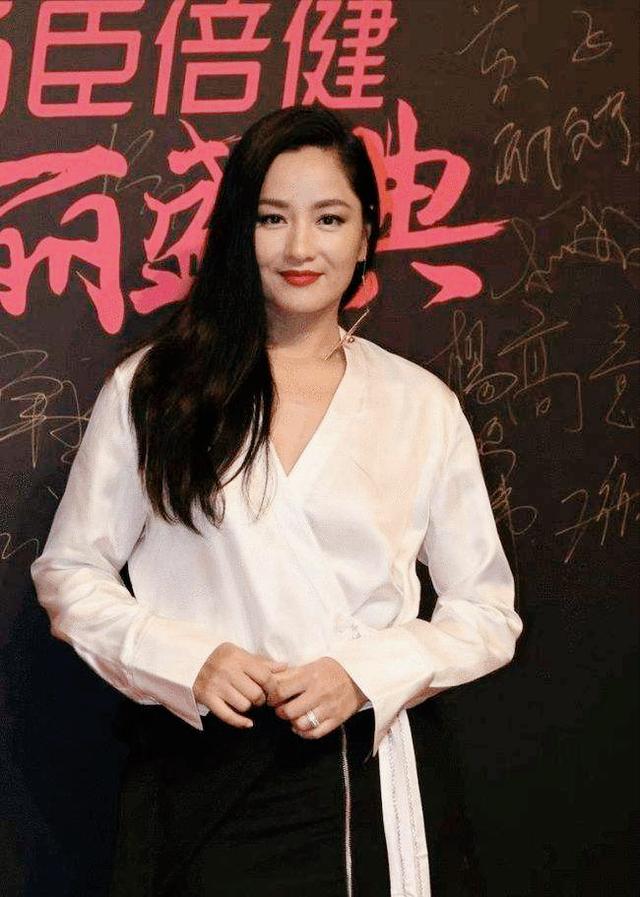 为了减肥瘦成皮包骨的女明星（5位体重超过120斤的女星）(23)