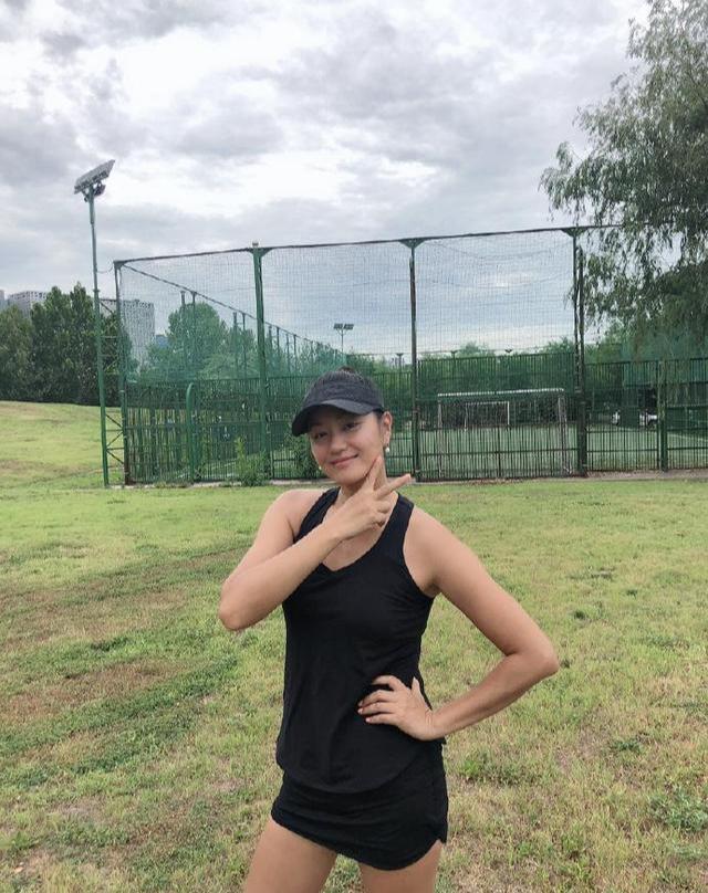 为了减肥瘦成皮包骨的女明星（5位体重超过120斤的女星）(26)