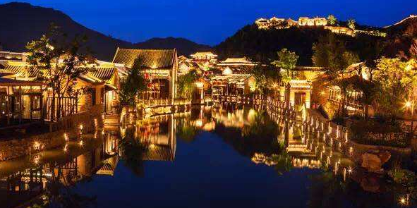 首次提出特色小镇概念的是,养老度假小镇还能建吗图6