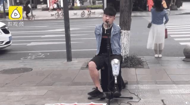 朋友圈里这首歌，不敢在深夜听：你总要一个人尝遍所有孤独