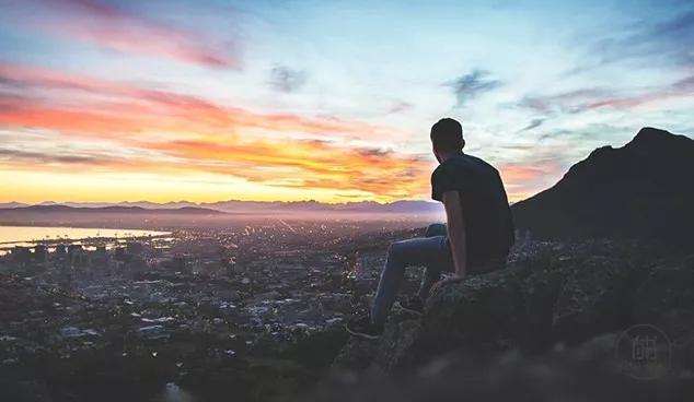 朋友圈里这首歌，不敢在深夜听：你总要一个人尝遍所有孤独