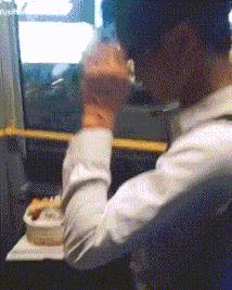 朋友圈里这首歌，不敢在深夜听：你总要一个人尝遍所有孤独