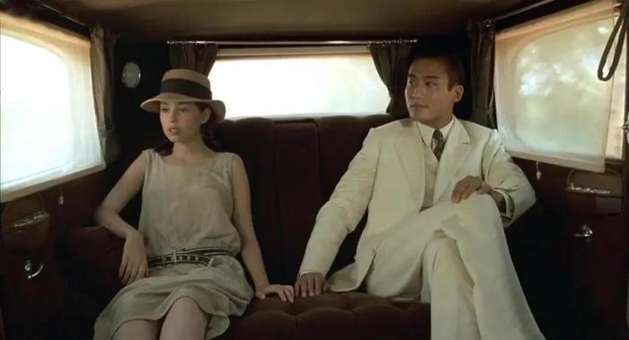 梁家辉和江嘉年相濡以沫33年告诉我们:好的婚姻,是不忘初心!