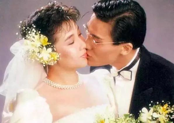 梁家辉和江嘉年相濡以沫33年告诉我们:好的婚姻,是不忘初心!