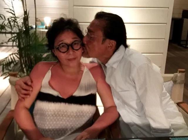 梁家辉和江嘉年相濡以沫33年告诉我们:好的婚姻,是不忘初心!