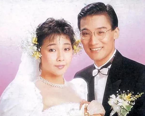 梁家辉和江嘉年相濡以沫33年告诉我们:好的婚姻,是不忘初心!