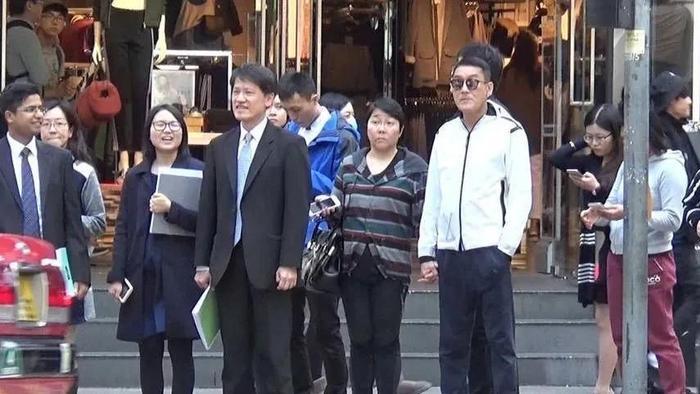 梁家辉和江嘉年相濡以沫33年告诉我们:好的婚姻,是不忘初心!