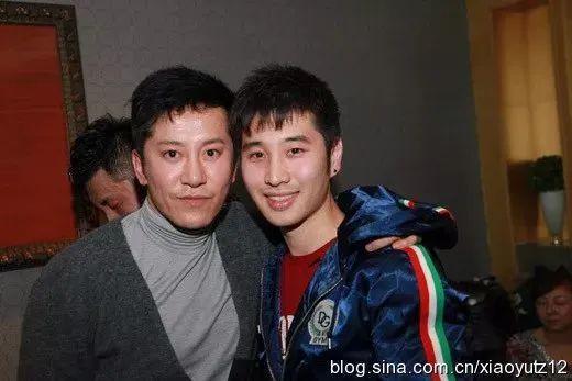 半个娱乐圈的男星都被他。。。