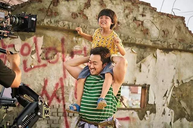 是的，没错！《与神同行》第二部出来了