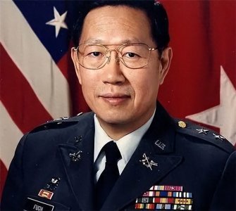 ​华裔将军的家族情怀：傅屡仁的跨国使命之旅