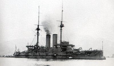 ​三笠号战列舰作为旗舰，在日俄战争中顽强战斗，却因事故而沉没