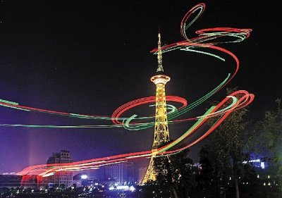 ​株洲神农塔披“绶带”  这么神奇的光绘你见过吗？