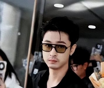 ​秦霄贤霸气喊话还没死郭德纲力挺，蓄胡子坐豪车现身天津纲丝节