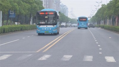 ​乘车不用带现金 江阴城市公交进入移动支付时代