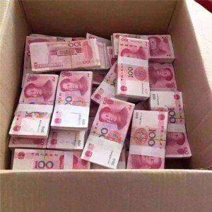 ​某药店员工每个月工资有5000元，为什么还嫌工资低，原因可能在这