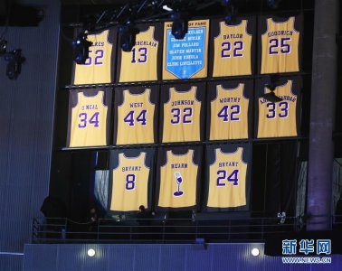 ​篮球——科比球衣退役