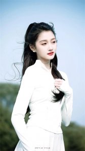 ​关晓彤的高清性感写真来啦！