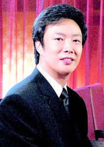 ​“污妖王”费玉清：台上黄腔不断，台下为何被赞君子？