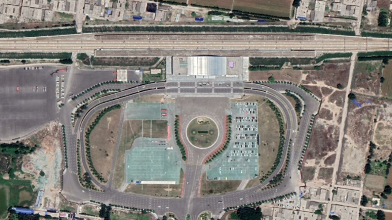 航拍动车D2506次（西安北-太原南）各车站，途经临汾、平遥古城