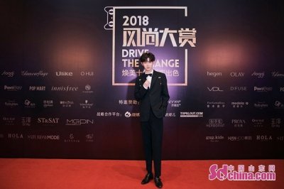 ​风尚大赏黄新淳获年度新锐偶像