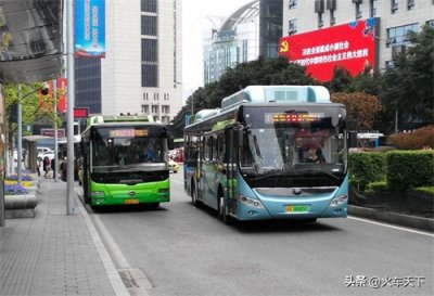 ​重庆403路公交车，曾经的3路电车，换成汽车后路线有所延长