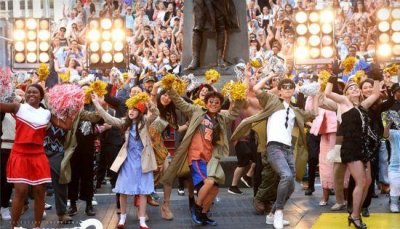 ​唐人街探案2插曲叫什么名字（唐人街探案2插曲谁唱的）