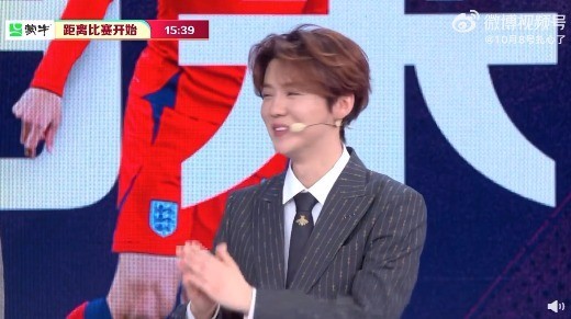 鹿晗因为曼联支持英格兰 内娱踢球最好的爱豆