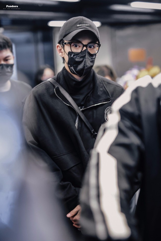 王鹤棣新剧开机上班路透 你是真帅啊！