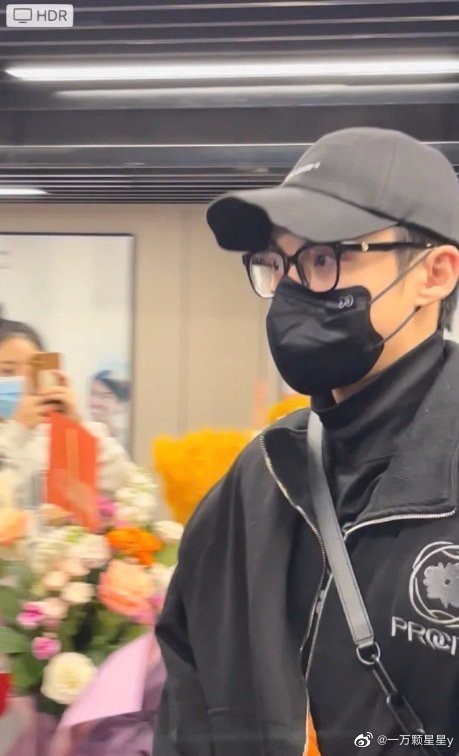 王鹤棣新剧开机上班路透 你是真帅啊！