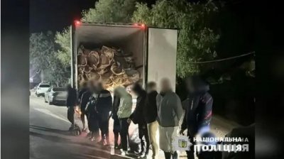 ​坐冷藏车逃避兵役的乌克兰人