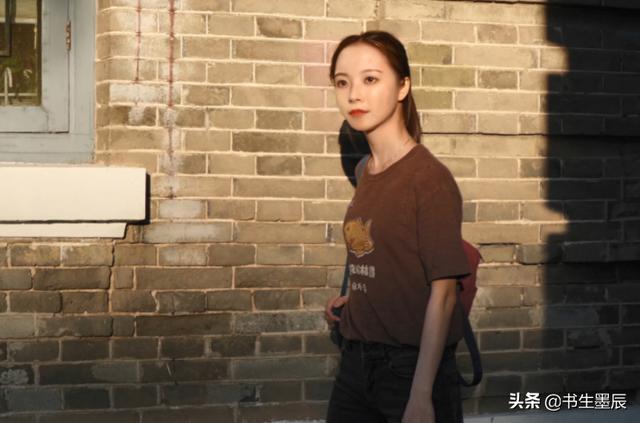 清华ai学生华智冰第一次亮相（智能虚拟美女华智冰入学清华大学）(1)