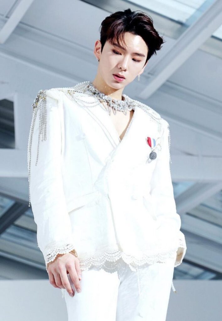 基贤苞娜恋爱是真的吗_秘密恋爱五年一直未公布