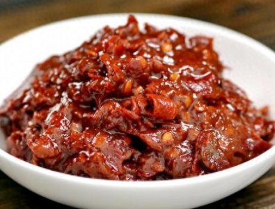 ​在家自制豆瓣酱，农村大叔用了30年的秘制方子，红亮油润味香醇