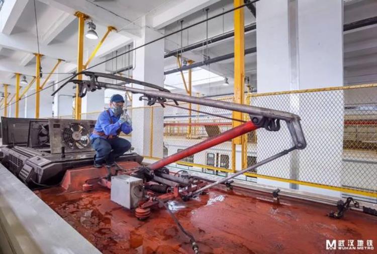 地铁靠什么动力驱动,地铁使用什么能源