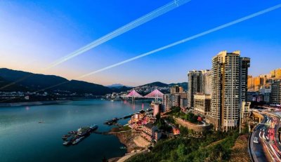 ​壮丽的巴东长江大桥，璀璨的巫峡明珠