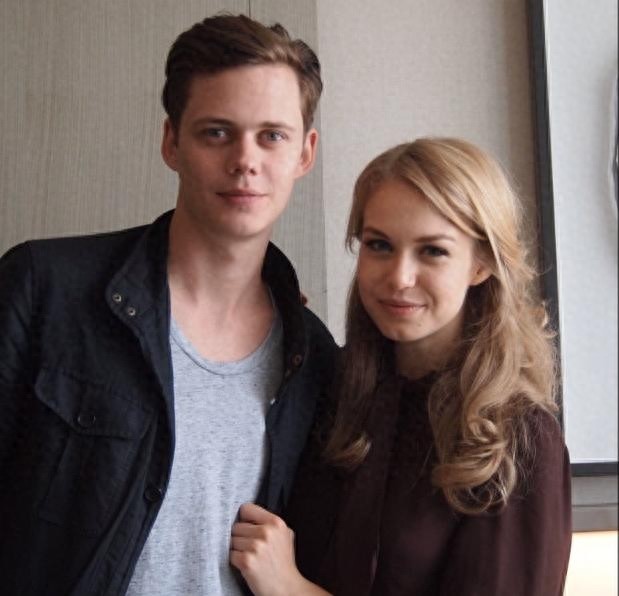 好莱坞新秀比尔·斯卡斯加德