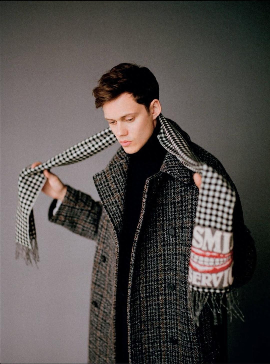 好莱坞新秀比尔·斯卡斯加德