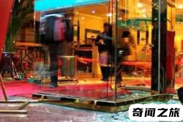 金海帆大酒店被砸事件（军长不小心打破一个杯子赔偿500元）(4)_