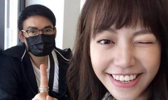 “不老男神”焦恩俊近况,跟23岁女儿晒合照,不像父女像兄妹