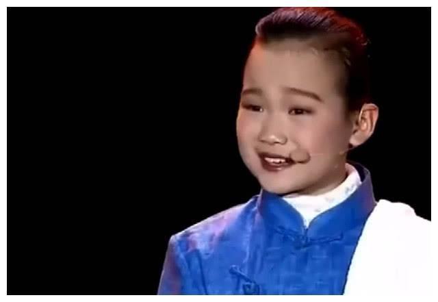 10岁的她登台无人识，一句台词后，张国立沉默，成龙冯小刚泪崩