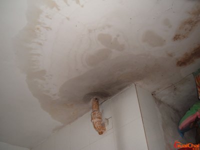 ​楼上干的但是楼下漏水怎么回事？楼上干的但是楼下漏水是谁的责任